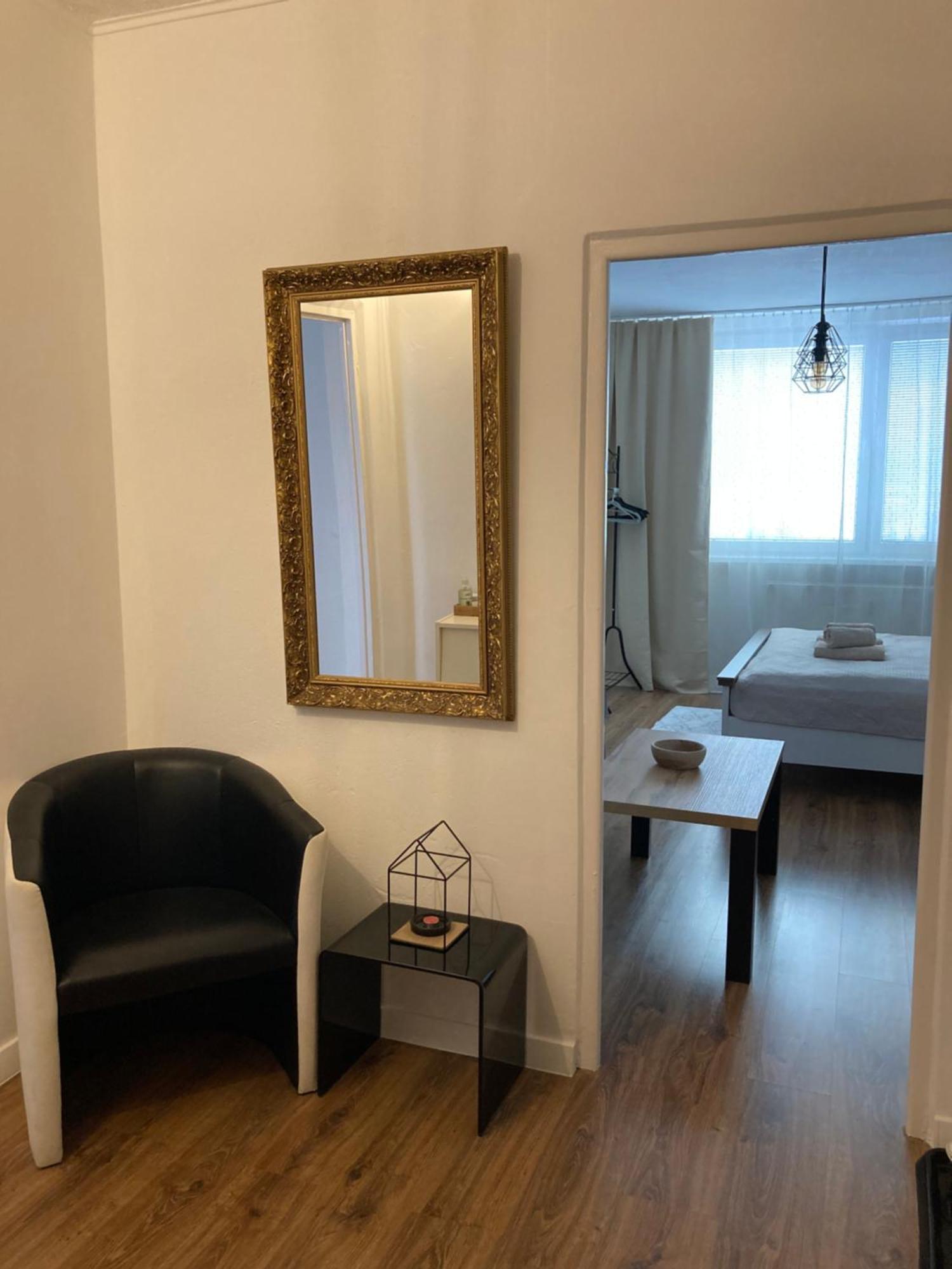 Utulny Apartman Blizko Centra Nagymihály Kültér fotó